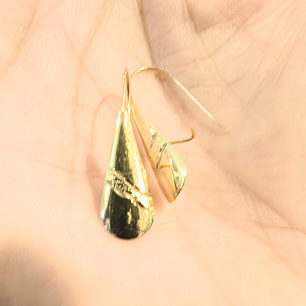 Elegant Gold Drop Earrings - Picture 5 of 6